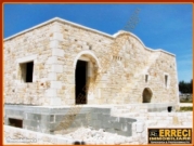 (Cod. Immobile: TRUL-COSTR) - Tipologia: Casolare/Lamia a Ostuni (Brindisi) Puglia